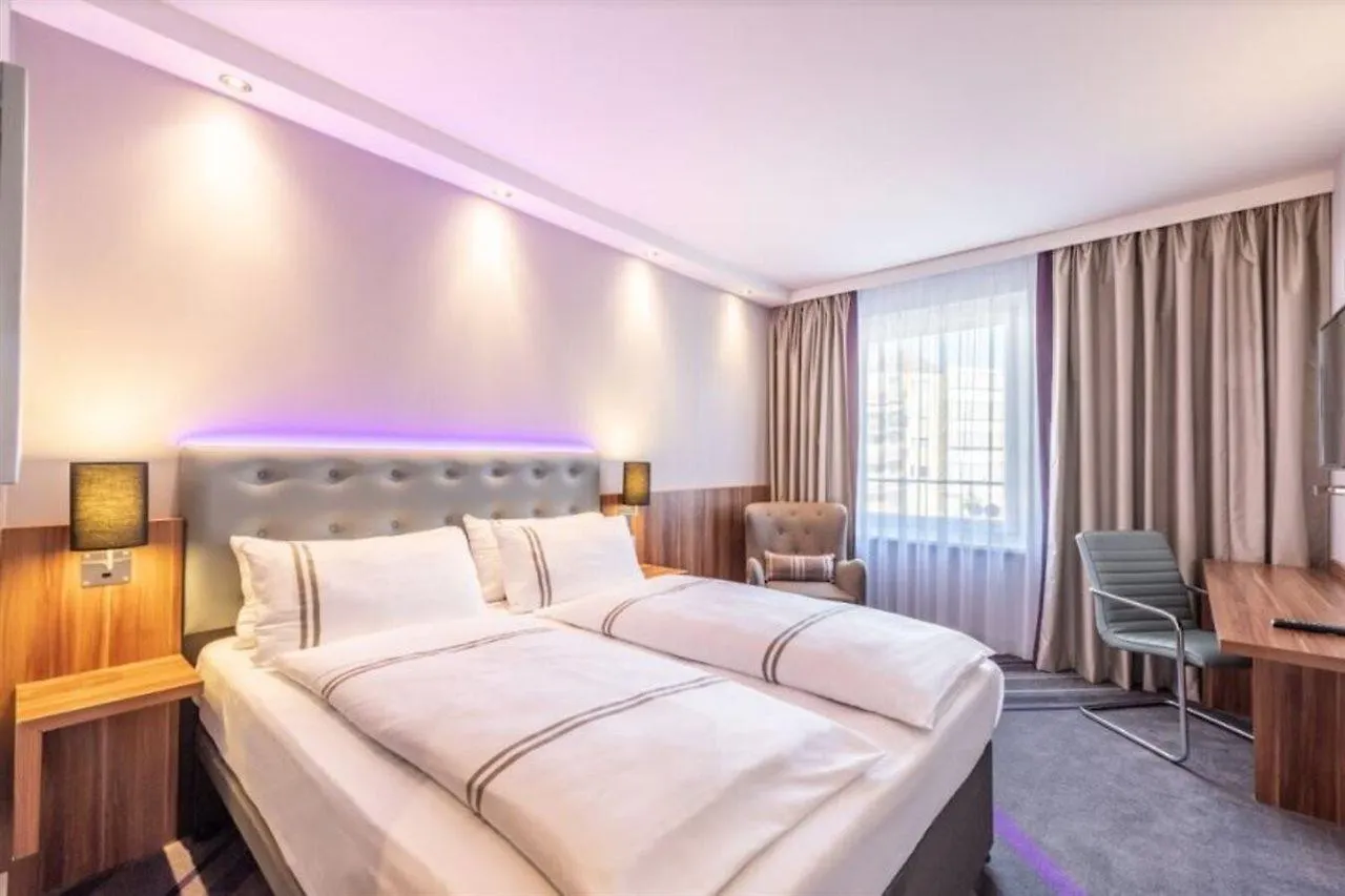 Holiday Inn Express Dusseldorf City Hotel