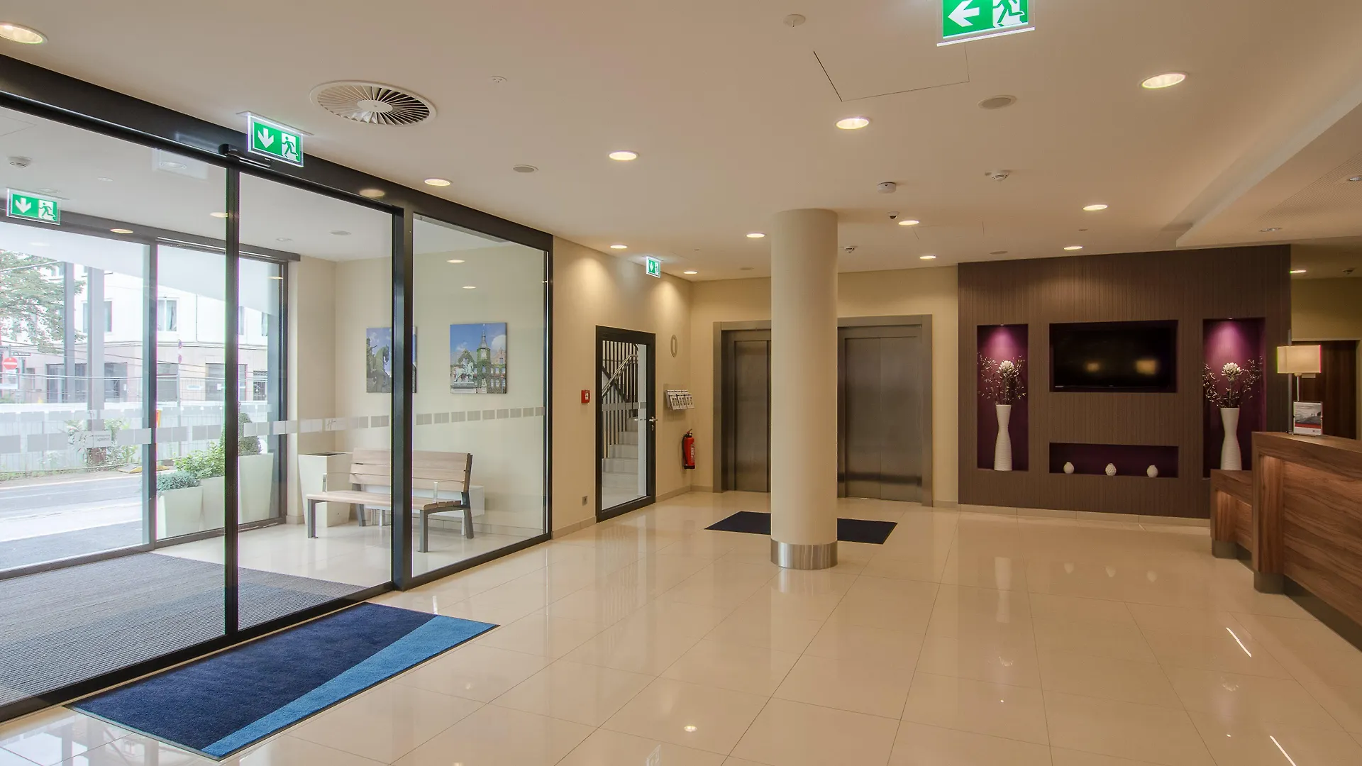Holiday Inn Express Dusseldorf City Hotel